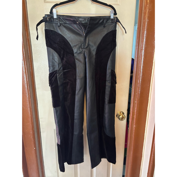 Women's AKIRA Black Faux Leather Velvet Panel Pants Size XL - Picture 3 of 5